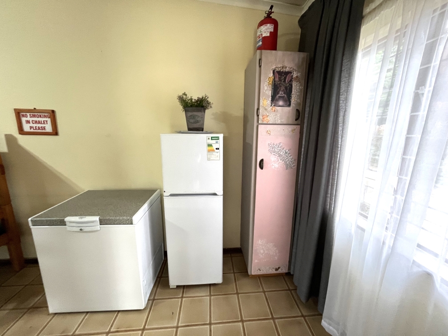 1 Bedroom Property for Sale in Anerley KwaZulu-Natal