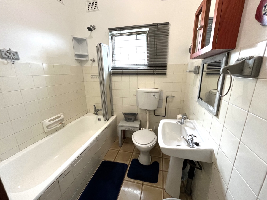 1 Bedroom Property for Sale in Anerley KwaZulu-Natal