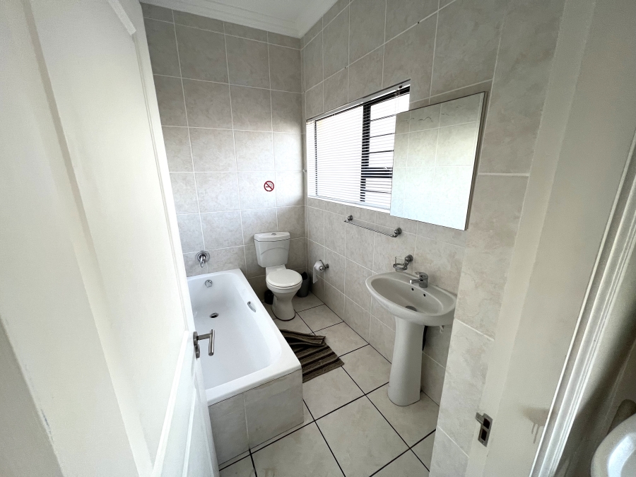 2 Bedroom Property for Sale in Uvongo Beach KwaZulu-Natal