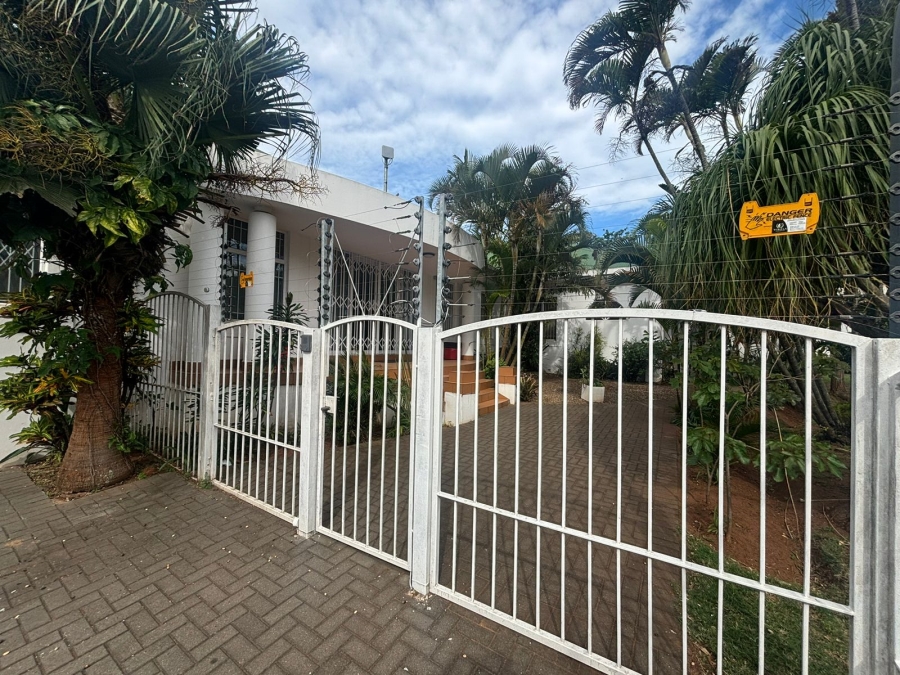 To Let commercial Property for Rent in Essenwood KwaZulu-Natal