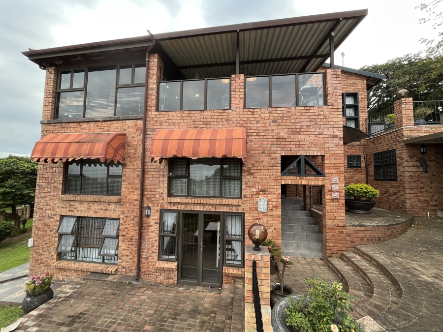 6 Bedroom Property for Sale in Trafalgar KwaZulu-Natal