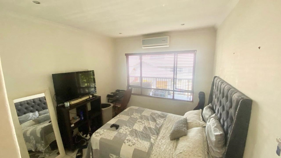 3 Bedroom Property for Sale in Wakenshaw Estate KwaZulu-Natal