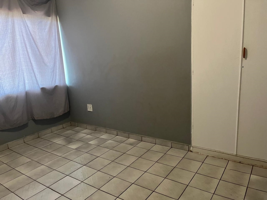 To Let 1 Bedroom Property for Rent in Empangeni Central KwaZulu-Natal