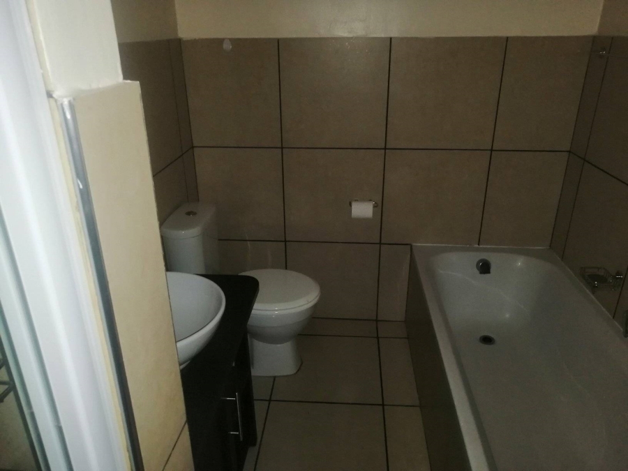 To Let 4 Bedroom Property for Rent in Margate KwaZulu-Natal