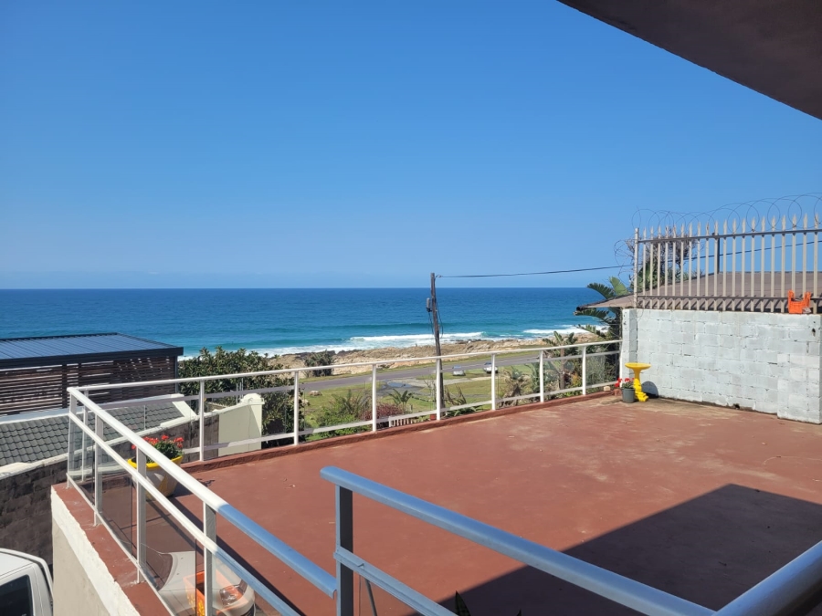 6 Bedroom Property for Sale in Manaba Beach KwaZulu-Natal