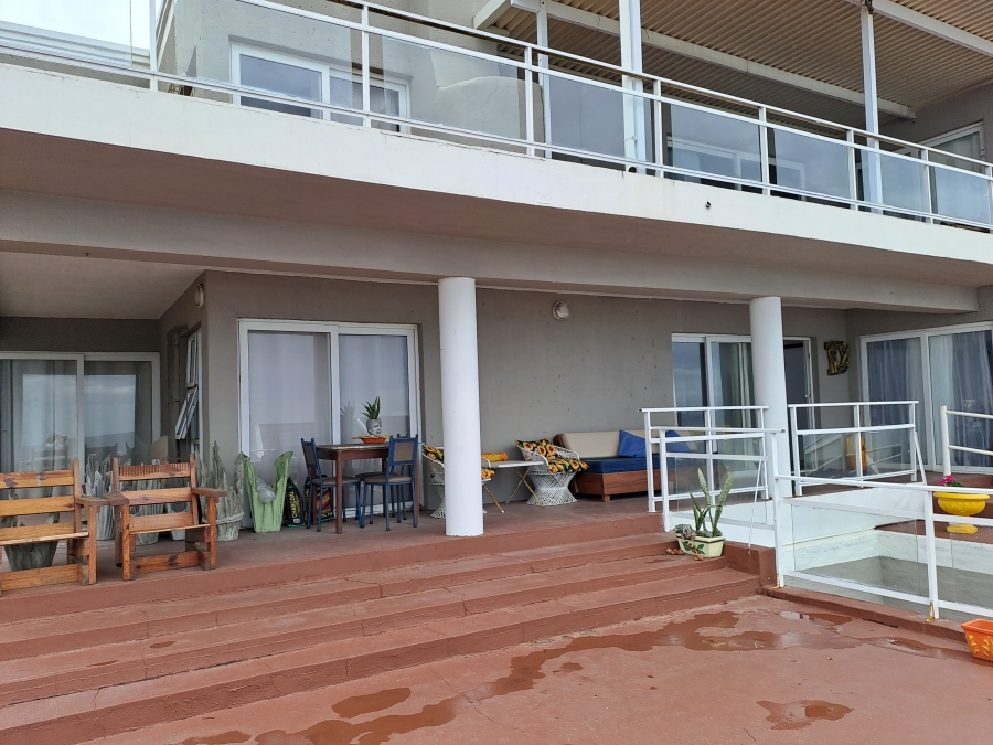 6 Bedroom Property for Sale in Manaba Beach KwaZulu-Natal