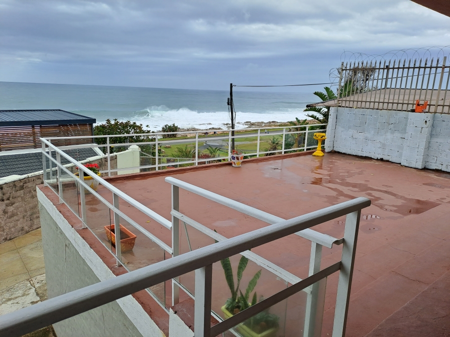 6 Bedroom Property for Sale in Manaba Beach KwaZulu-Natal