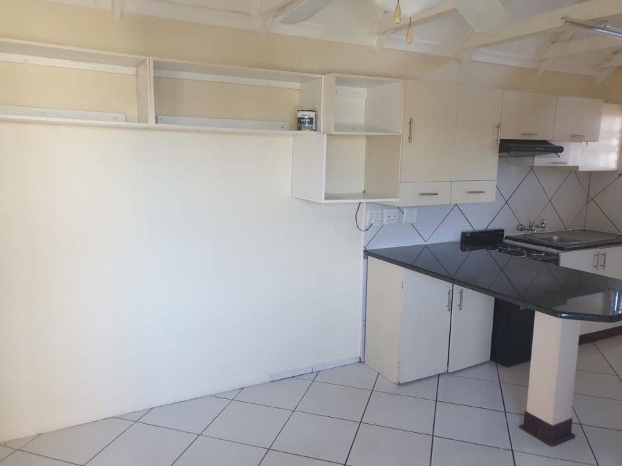 1 Bedroom Property for Sale in Uvongo KwaZulu-Natal