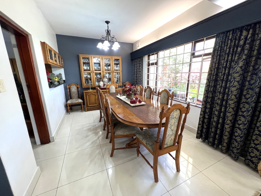 5 Bedroom Property for Sale in Uvongo KwaZulu-Natal