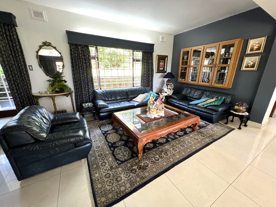 5 Bedroom Property for Sale in Uvongo KwaZulu-Natal