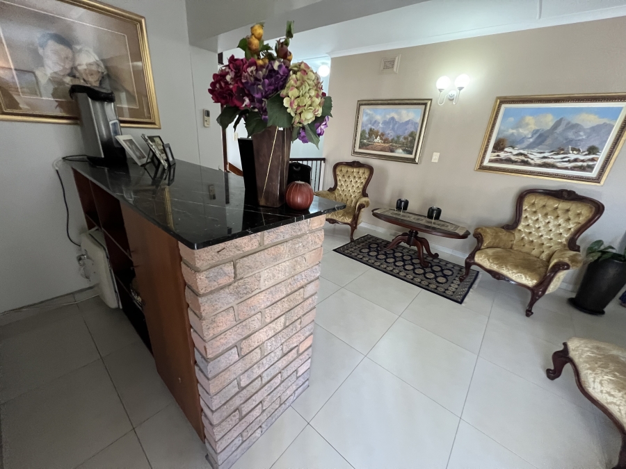 5 Bedroom Property for Sale in Uvongo KwaZulu-Natal