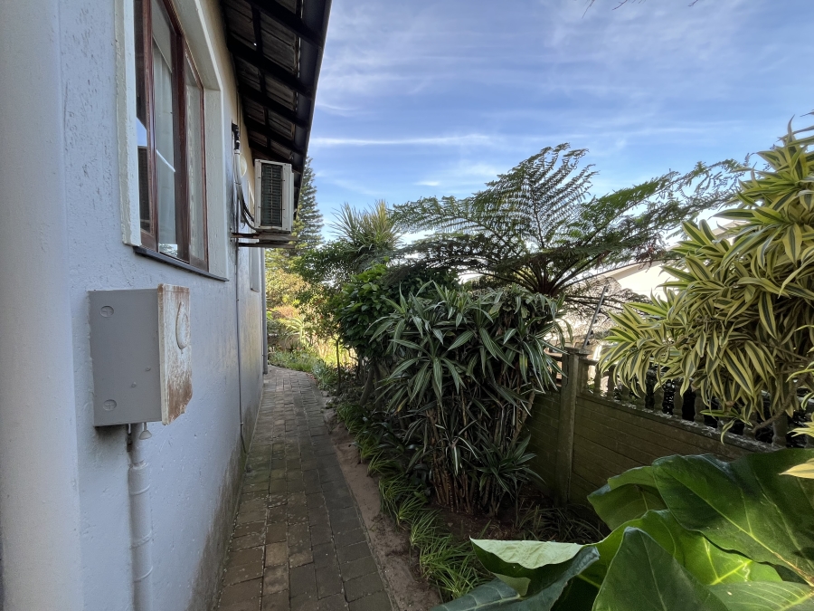 6 Bedroom Property for Sale in Manaba Beach KwaZulu-Natal