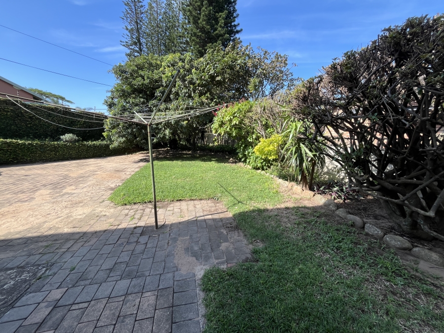 6 Bedroom Property for Sale in Manaba Beach KwaZulu-Natal