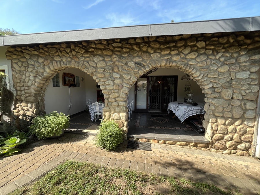 6 Bedroom Property for Sale in Manaba Beach KwaZulu-Natal