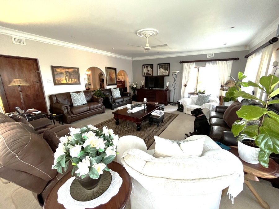 6 Bedroom Property for Sale in Manaba Beach KwaZulu-Natal