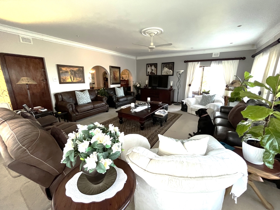 6 Bedroom Property for Sale in Manaba Beach KwaZulu-Natal