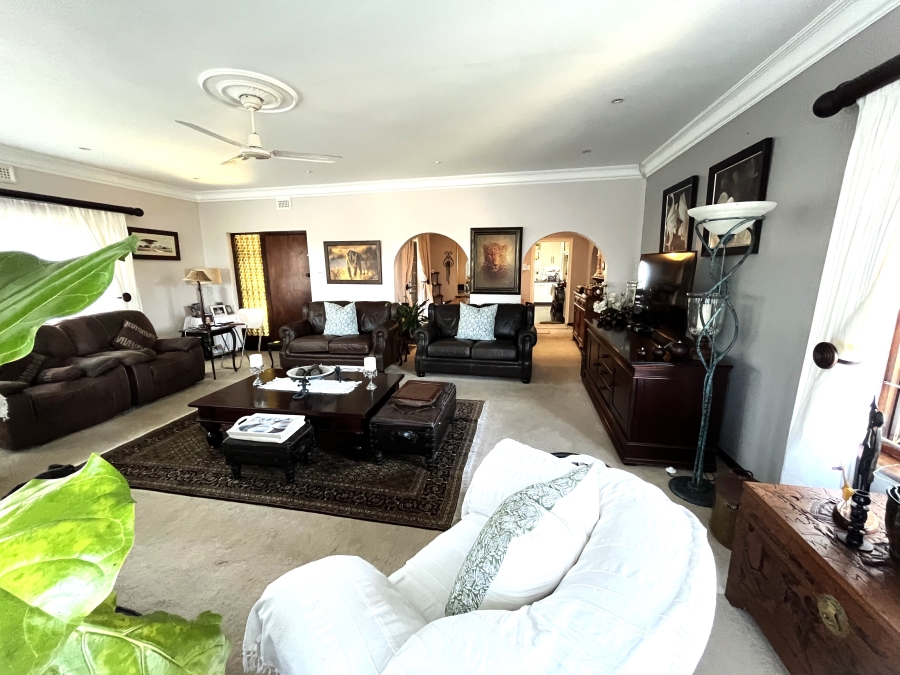 6 Bedroom Property for Sale in Manaba Beach KwaZulu-Natal