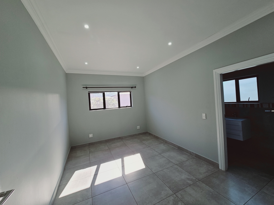 To Let 3 Bedroom Property for Rent in Salt Rock KwaZulu-Natal