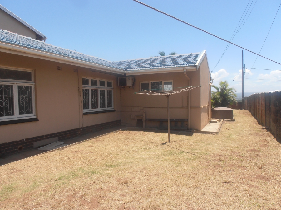 To Let 4 Bedroom Property for Rent in Bluff KwaZulu-Natal