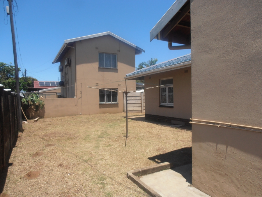 To Let 4 Bedroom Property for Rent in Bluff KwaZulu-Natal