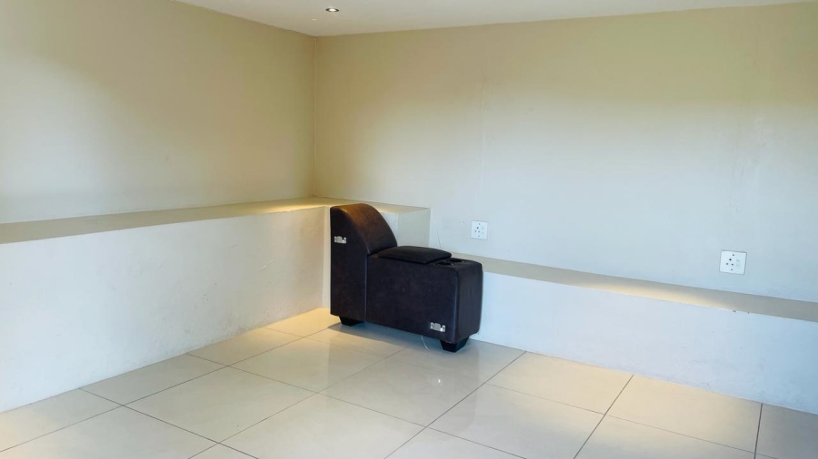 To Let 1 Bedroom Property for Rent in Bluff KwaZulu-Natal