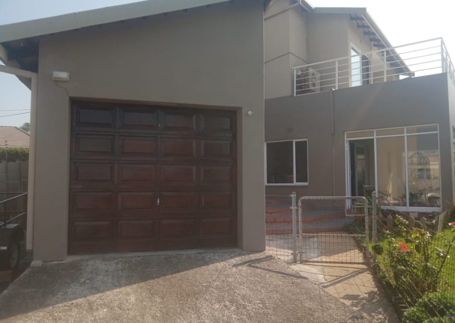 5 Bedroom Property for Sale in Uvongo KwaZulu-Natal