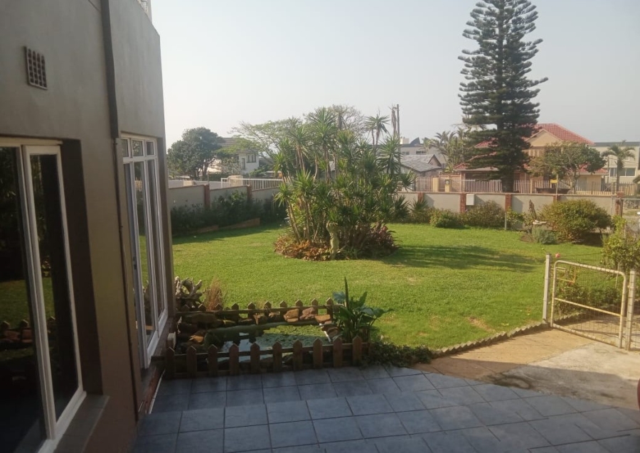 5 Bedroom Property for Sale in Uvongo KwaZulu-Natal