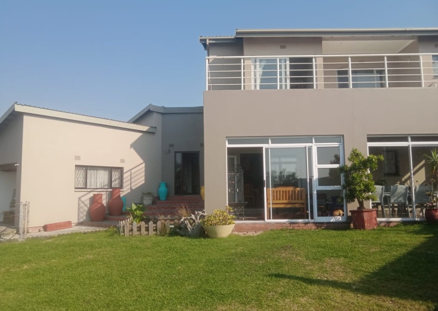 5 Bedroom Property for Sale in Uvongo KwaZulu-Natal