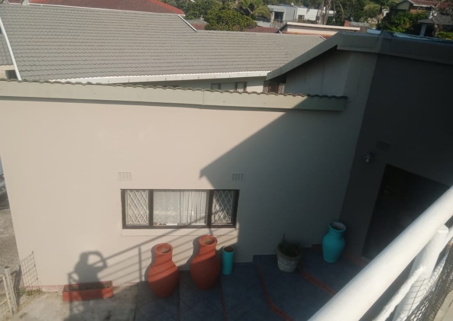 5 Bedroom Property for Sale in Uvongo KwaZulu-Natal