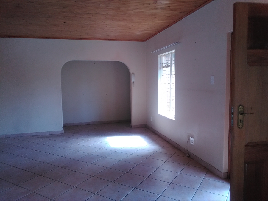 To Let 3 Bedroom Property for Rent in Aviary Hill KwaZulu-Natal