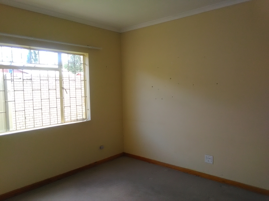 To Let 3 Bedroom Property for Rent in Aviary Hill KwaZulu-Natal