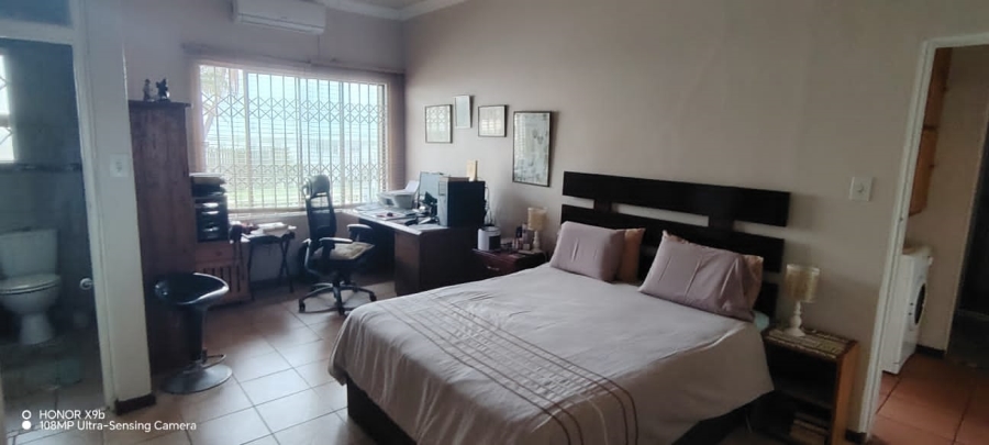 2 Bedroom Property for Sale in Manaba Beach KwaZulu-Natal