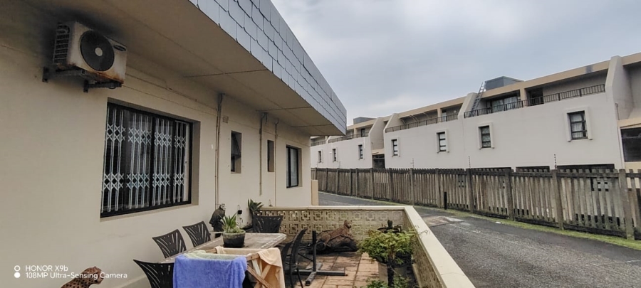 2 Bedroom Property for Sale in Manaba Beach KwaZulu-Natal