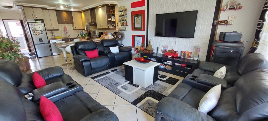 3 Bedroom Property for Sale in St Michaels On Sea KwaZulu-Natal