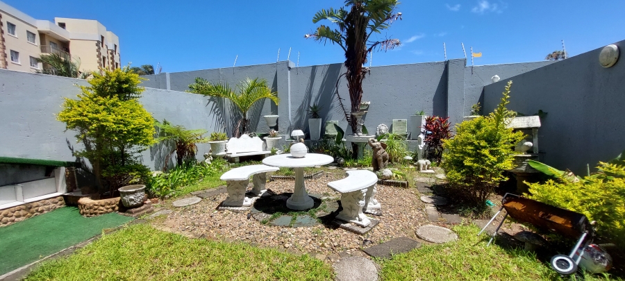 3 Bedroom Property for Sale in St Michaels On Sea KwaZulu-Natal