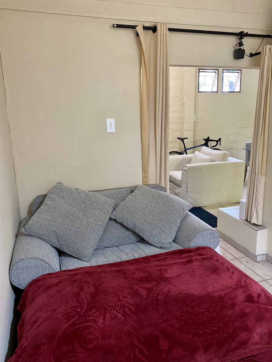 To Let 1 Bedroom Property for Rent in Kloof KwaZulu-Natal