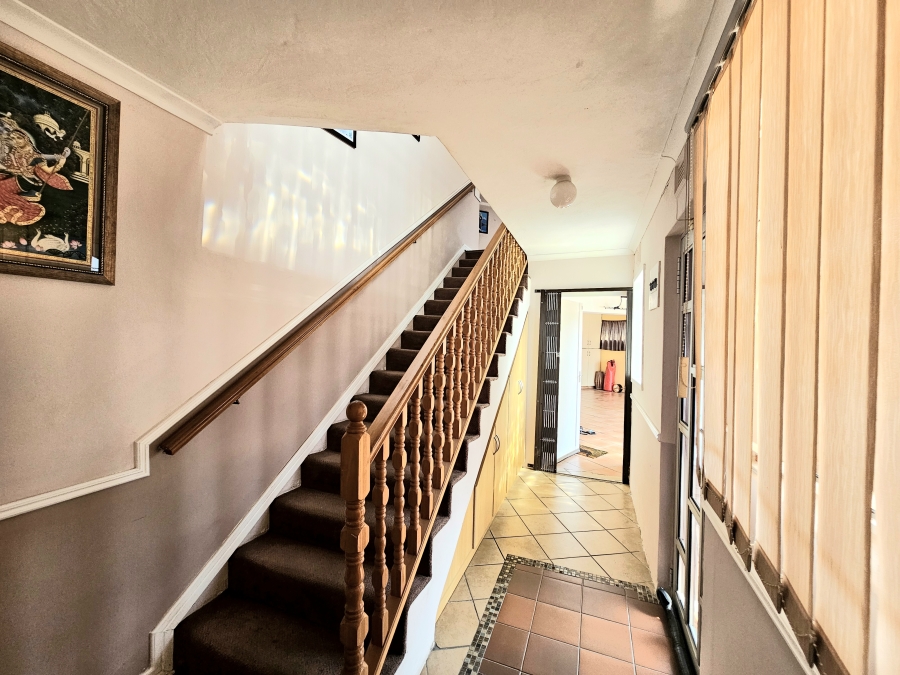 To Let 5 Bedroom Property for Rent in Woodhaven KwaZulu-Natal