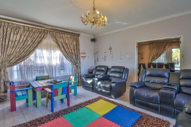 5 Bedroom Property for Sale in Grayleigh KwaZulu-Natal