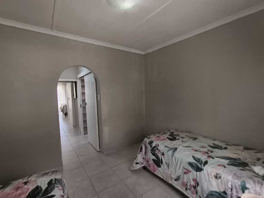 2 Bedroom Property for Sale in Uvongo Beach KwaZulu-Natal