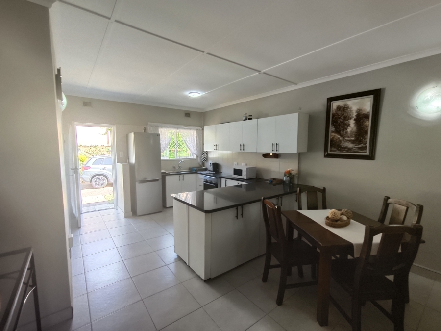 2 Bedroom Property for Sale in Uvongo Beach KwaZulu-Natal