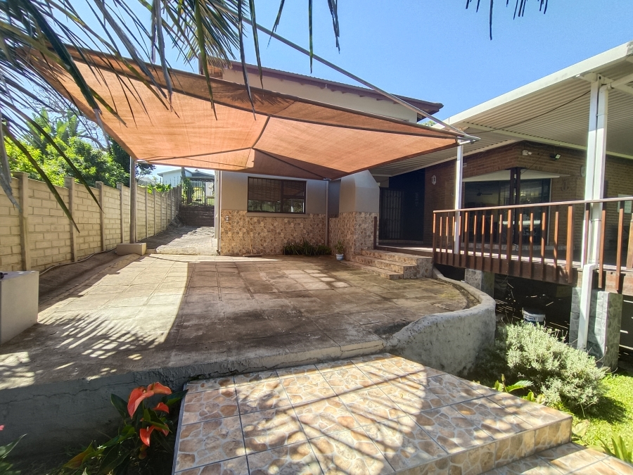 5 Bedroom Property for Sale in Leisure Bay KwaZulu-Natal