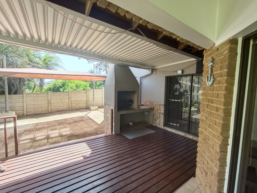 5 Bedroom Property for Sale in Leisure Bay KwaZulu-Natal