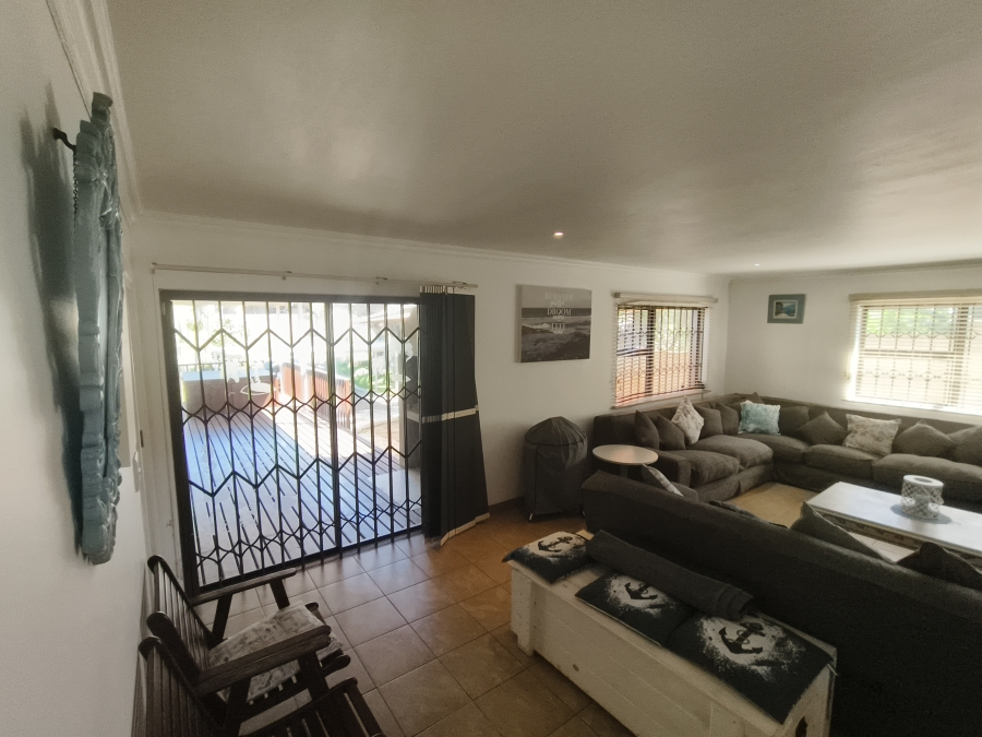 5 Bedroom Property for Sale in Leisure Bay KwaZulu-Natal