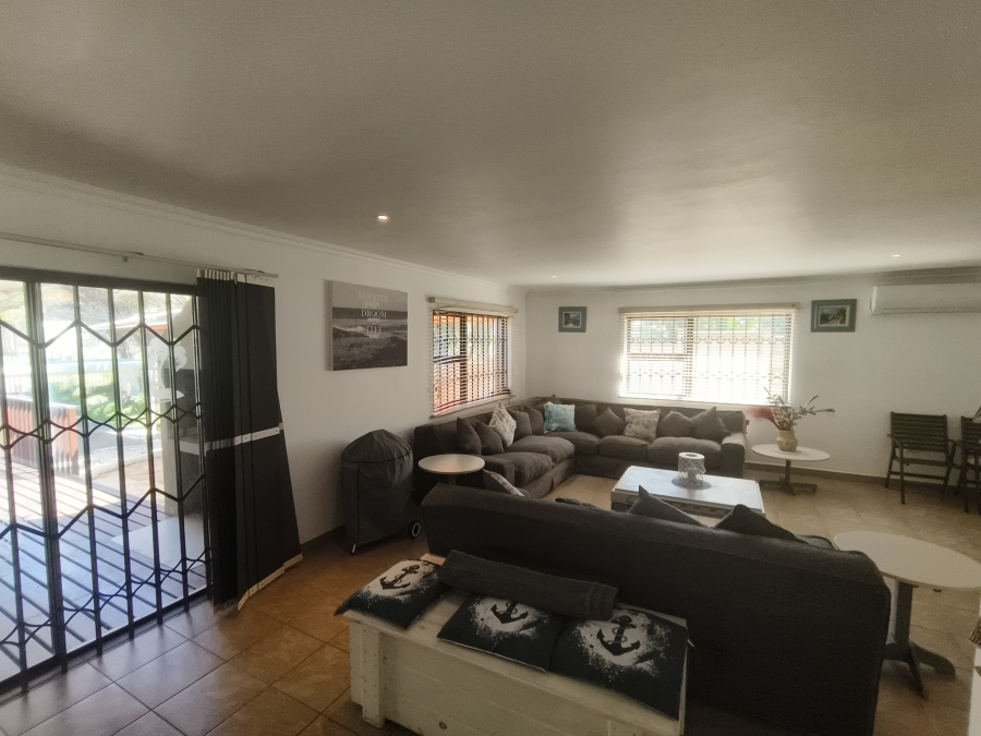 5 Bedroom Property for Sale in Leisure Bay KwaZulu-Natal