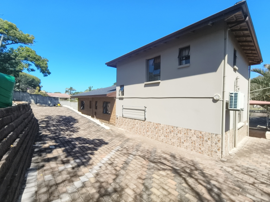 5 Bedroom Property for Sale in Leisure Bay KwaZulu-Natal