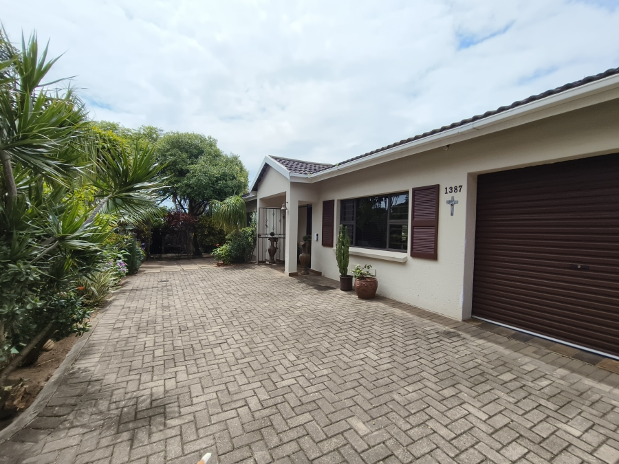 4 Bedroom Property for Sale in Uvongo Beach KwaZulu-Natal