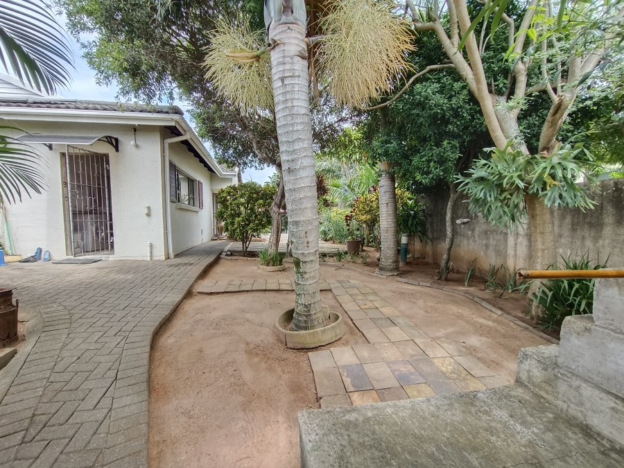 4 Bedroom Property for Sale in Uvongo Beach KwaZulu-Natal