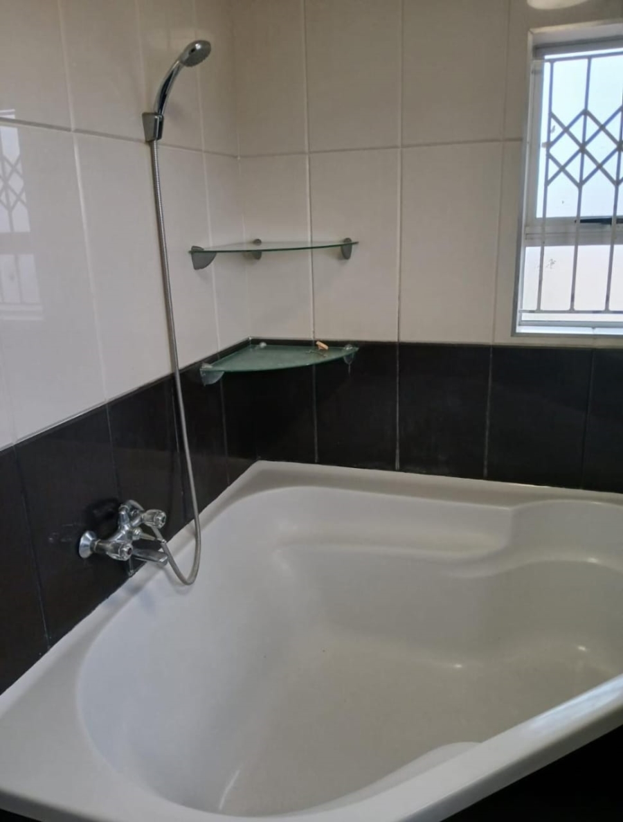 To Let 1 Bedroom Property for Rent in Reservoir Hills KwaZulu-Natal