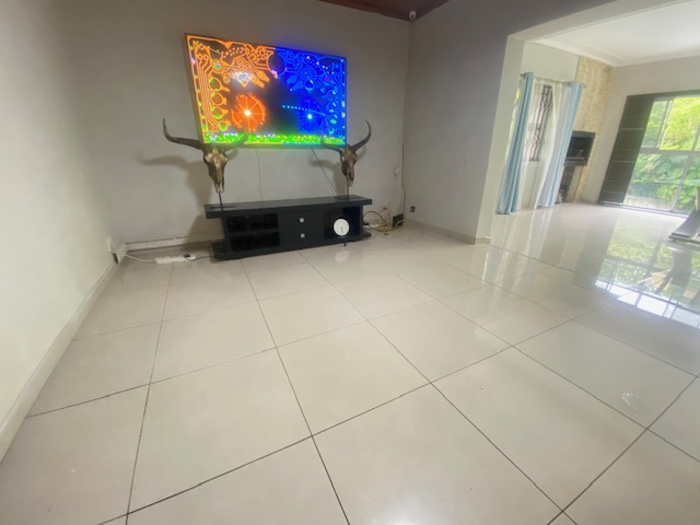 To Let 4 Bedroom Property for Rent in Meer En See KwaZulu-Natal