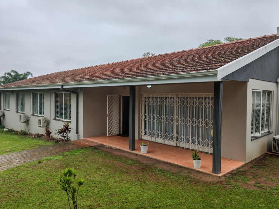 To Let 4 Bedroom Property for Rent in Dawncliffe KwaZulu-Natal